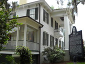 2012 Photo of Knott House showing marker